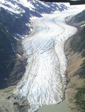 Glacier Flight Seeing and Chilkat Eagle Preserve Raft Trip